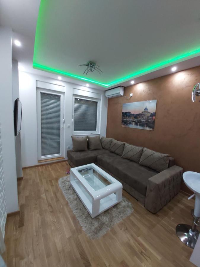 Apartman Elegance Free Garage Нови-Сад Экстерьер фото